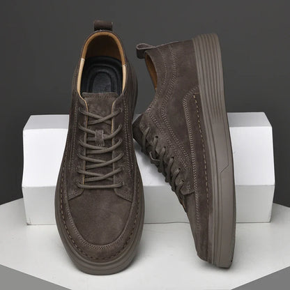Sneakersy Velar z zamszu
